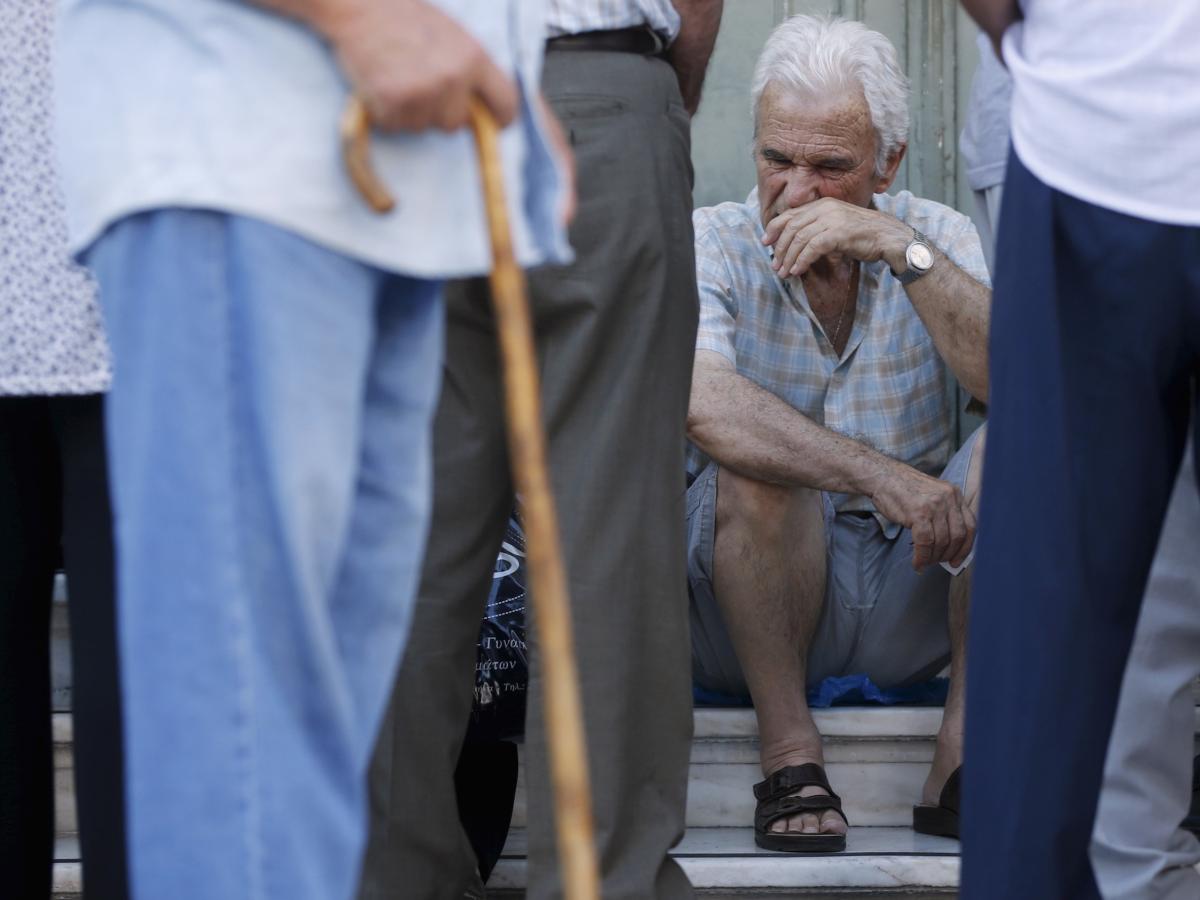 https://kosmodromio.gr/wp-content/uploads/2021/02/greek-pensioners.jpg