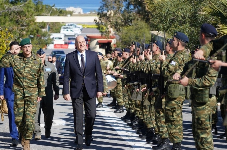 Δένδιας-Ένοπλες Δυνάμεις: Κλείνουν 137 στρατόπεδα, τεχνολογικές  αναβαθμίσεις, ευέλικτες μονάδες | Κοσμοδρόμιο